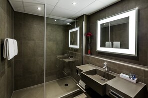 Eco-friendly toiletries, hair dryer, towels