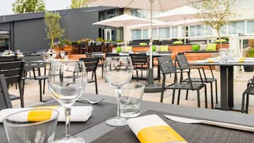 Ze serveren er ontbijt, lunch en diner