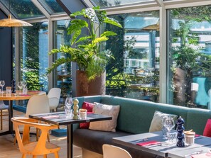 Breakfast, lunch and dinner served - Novotel Lille Aeroport (Lesquin)
