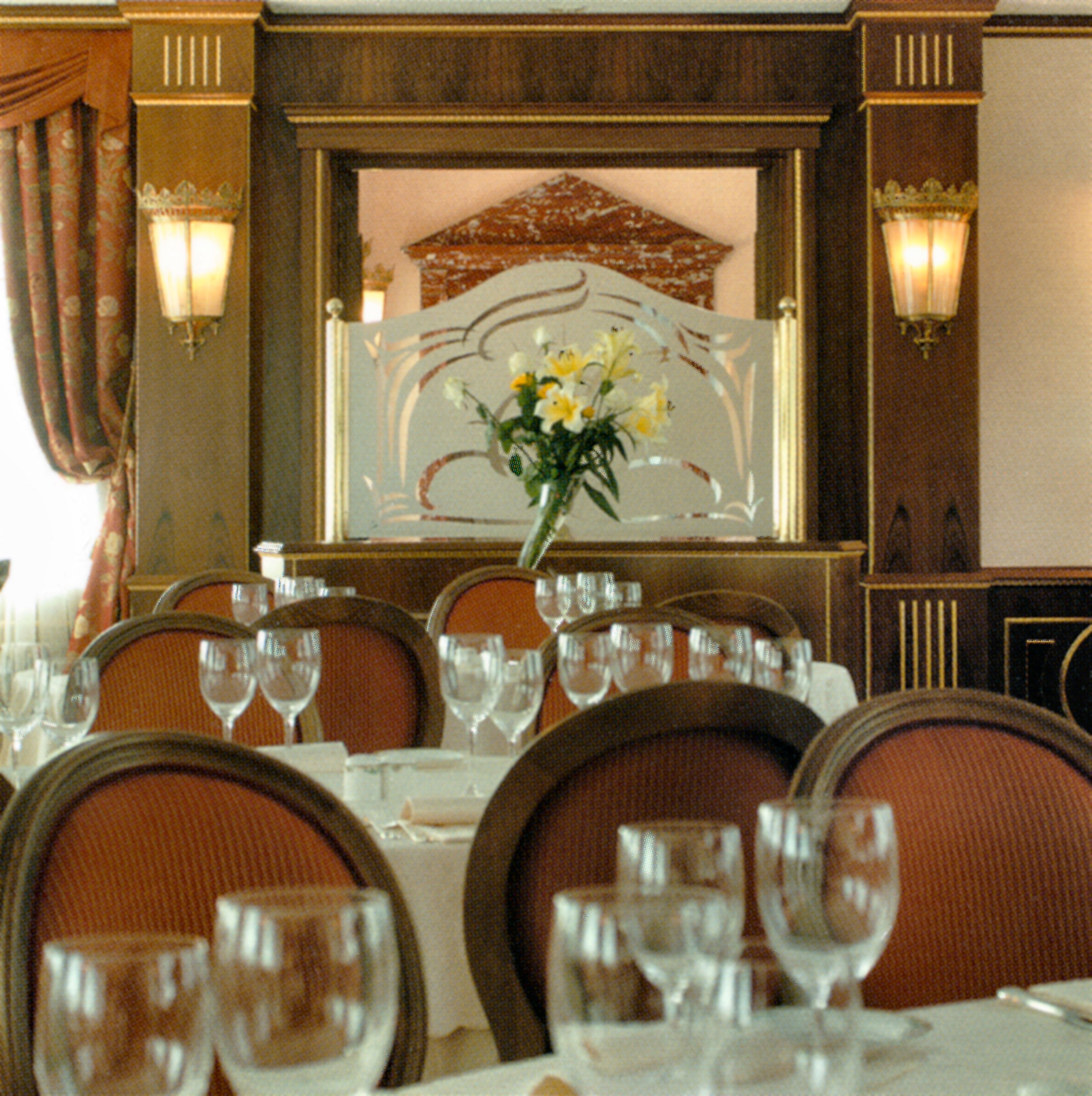 breakfast and dinner served, italian cuisine