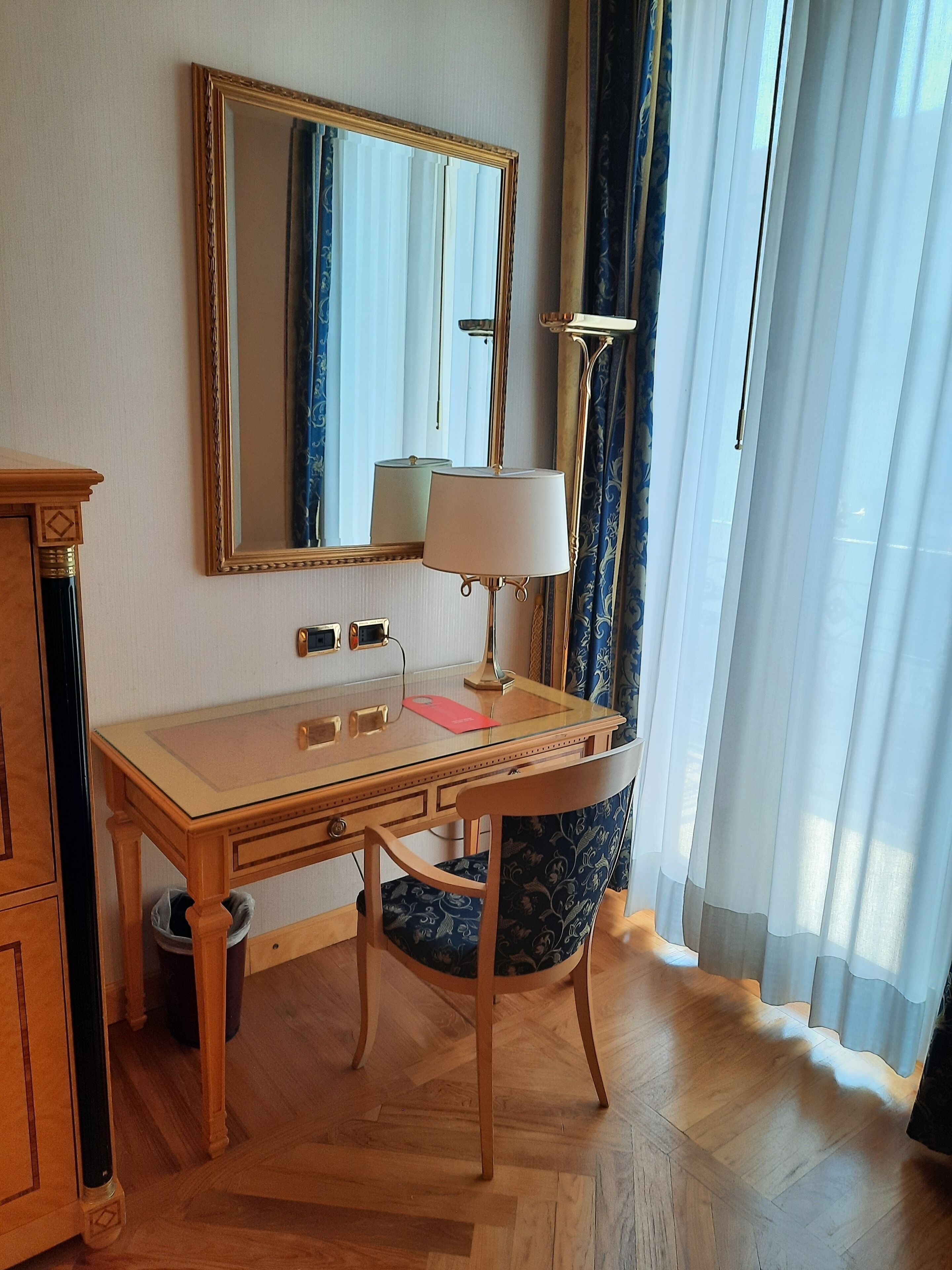 1 bedroom, down duvets, minibar, in-room safe