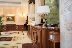 Property entrance - Andreola Central Hotel (Milan)