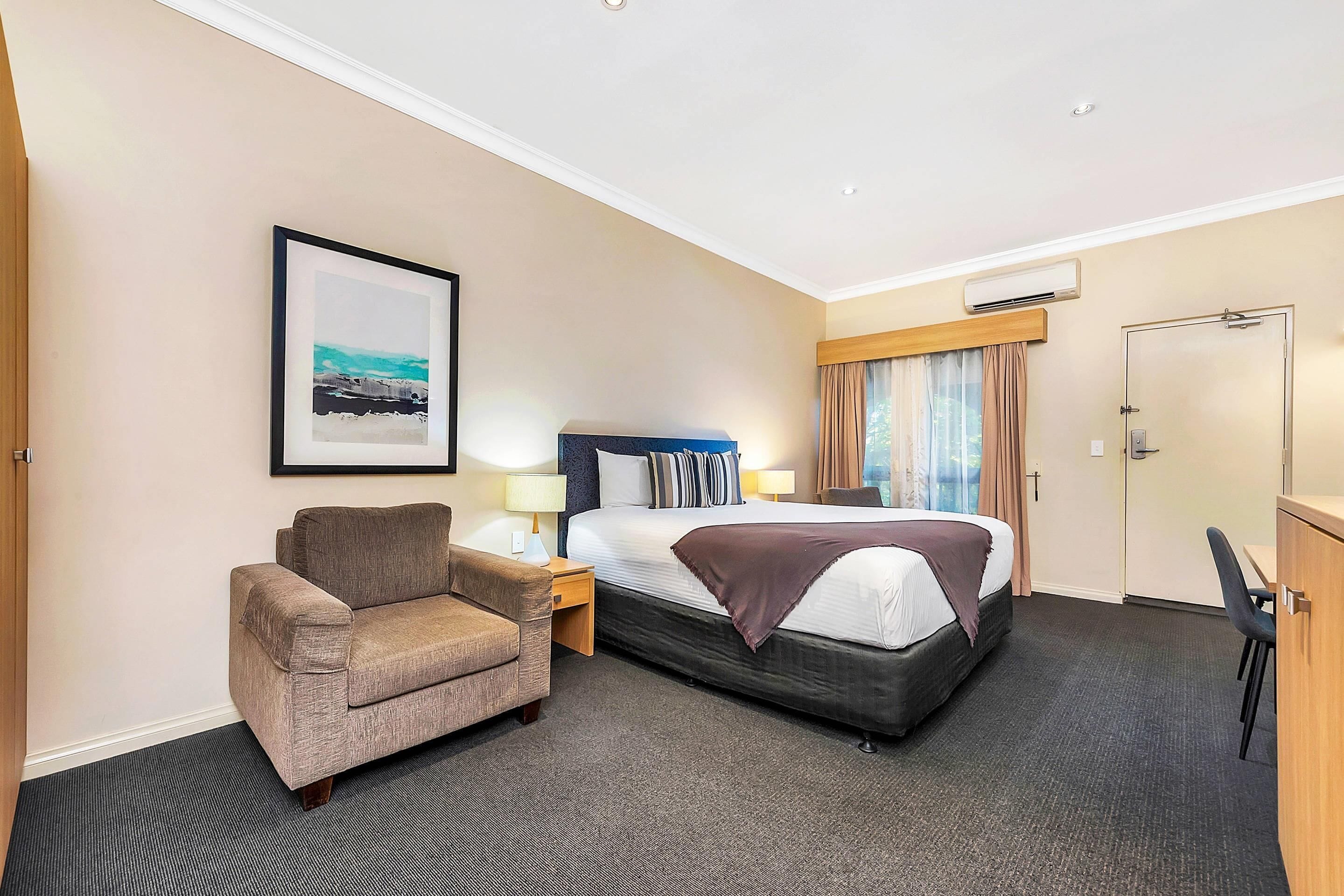 Superior Room, 1 King Bed | Iron/ironing board, free cribs/infant beds, rollaway beds, free WiFi