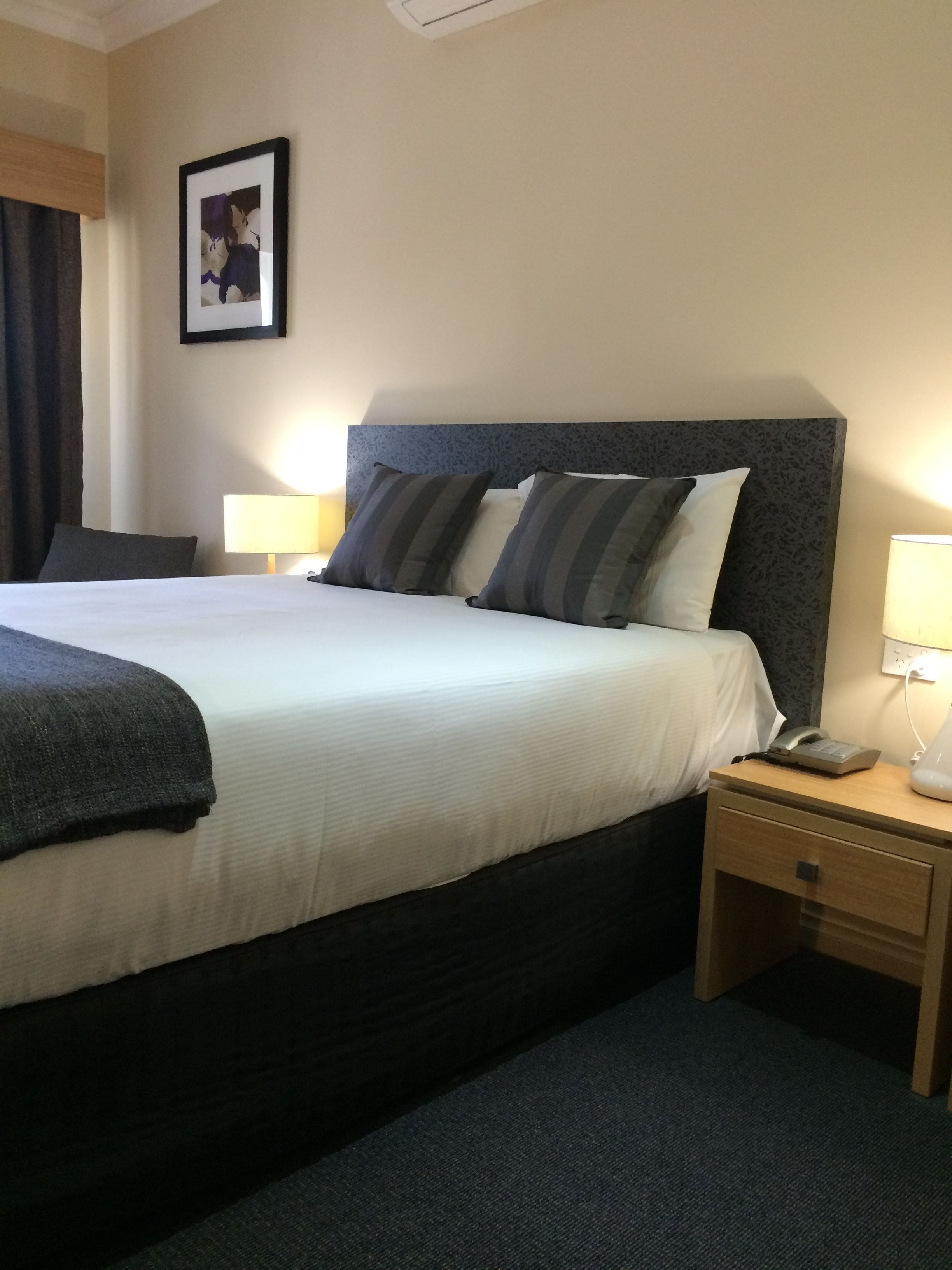 deluxe room, 1 queen bed | iron/ironing board, free cots/infant beds, rollaway beds, free wifi