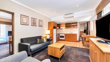 Studio, 1 queensize bed | Een strijkplank/strijkijzer, gratis babybedden, extra bedden