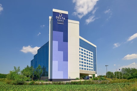 Front of property. Delta Hotel Philadelphia Airport