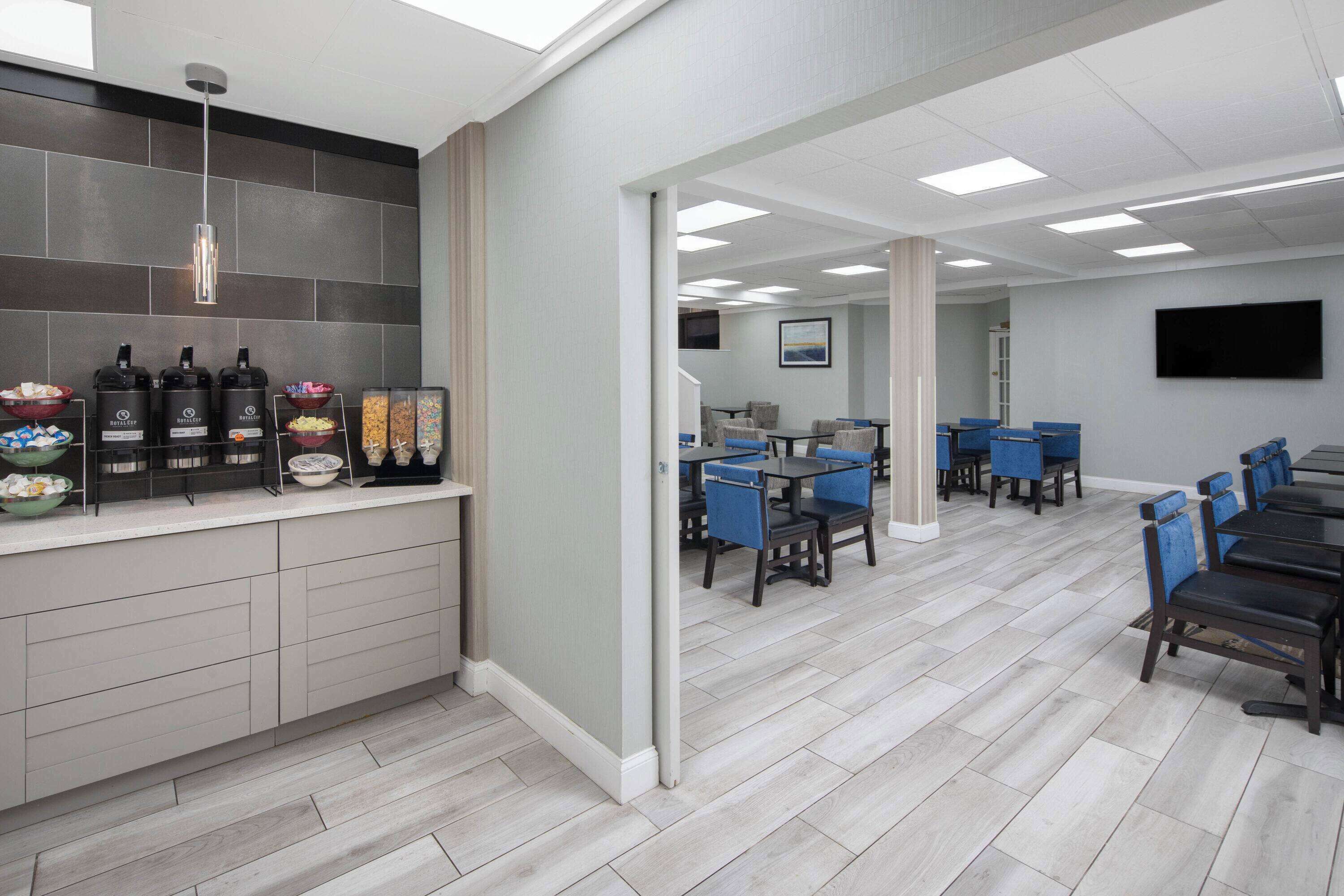 Photo - La Quinta by Wyndham Atlanta Airport South