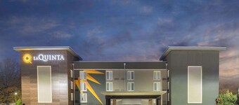 La Quinta Inn & Suites by Wyndham Atlanta Airport South