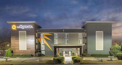 La Quinta Inn & Suites by Wyndham Atlanta Airport South