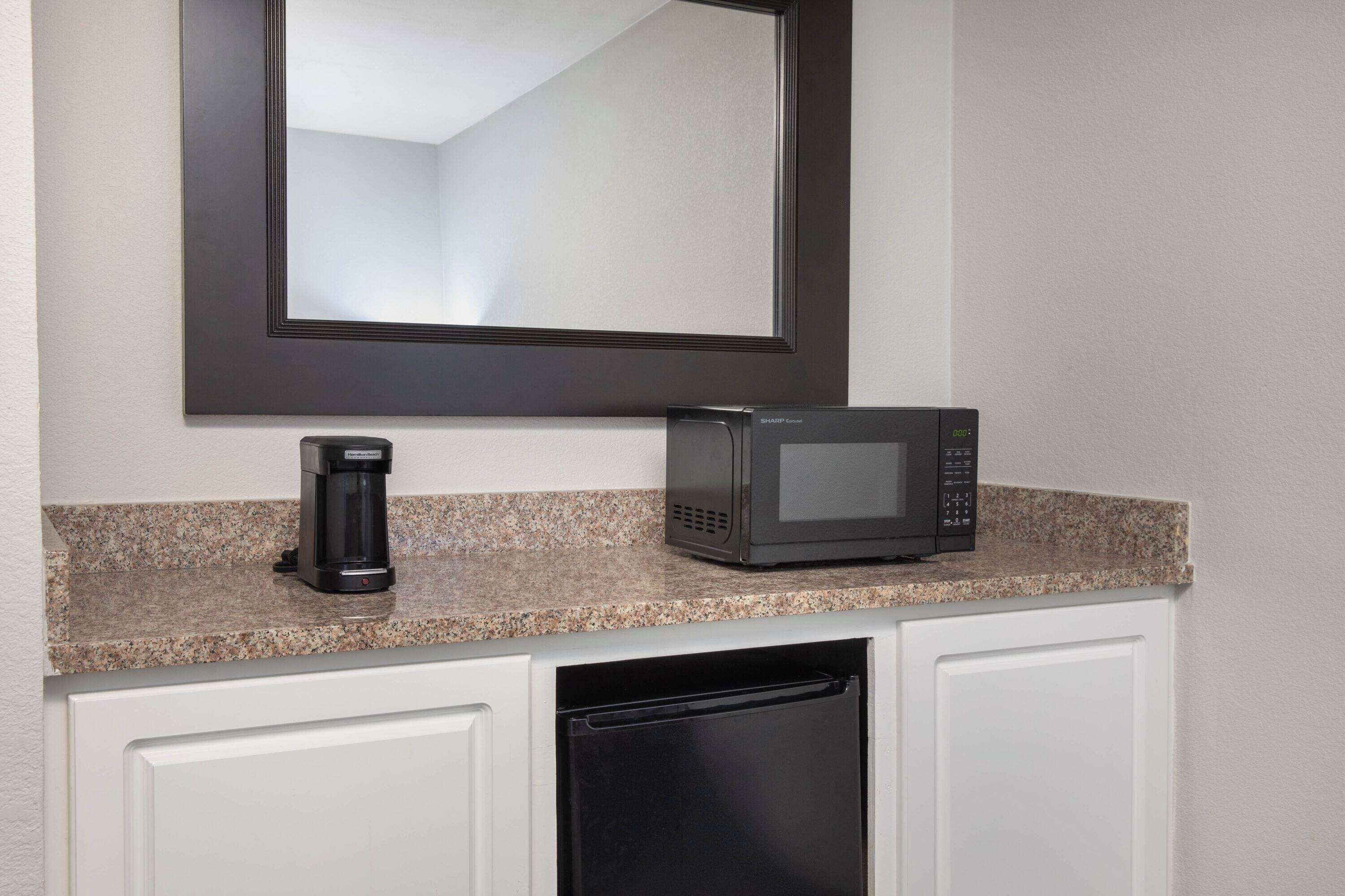 Photo - La Quinta by Wyndham Atlanta Airport South