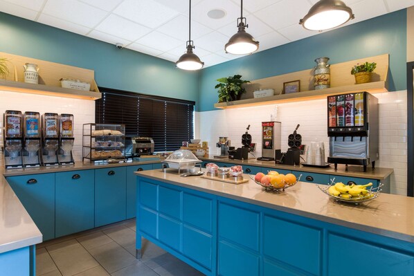 Free daily buffet breakfast