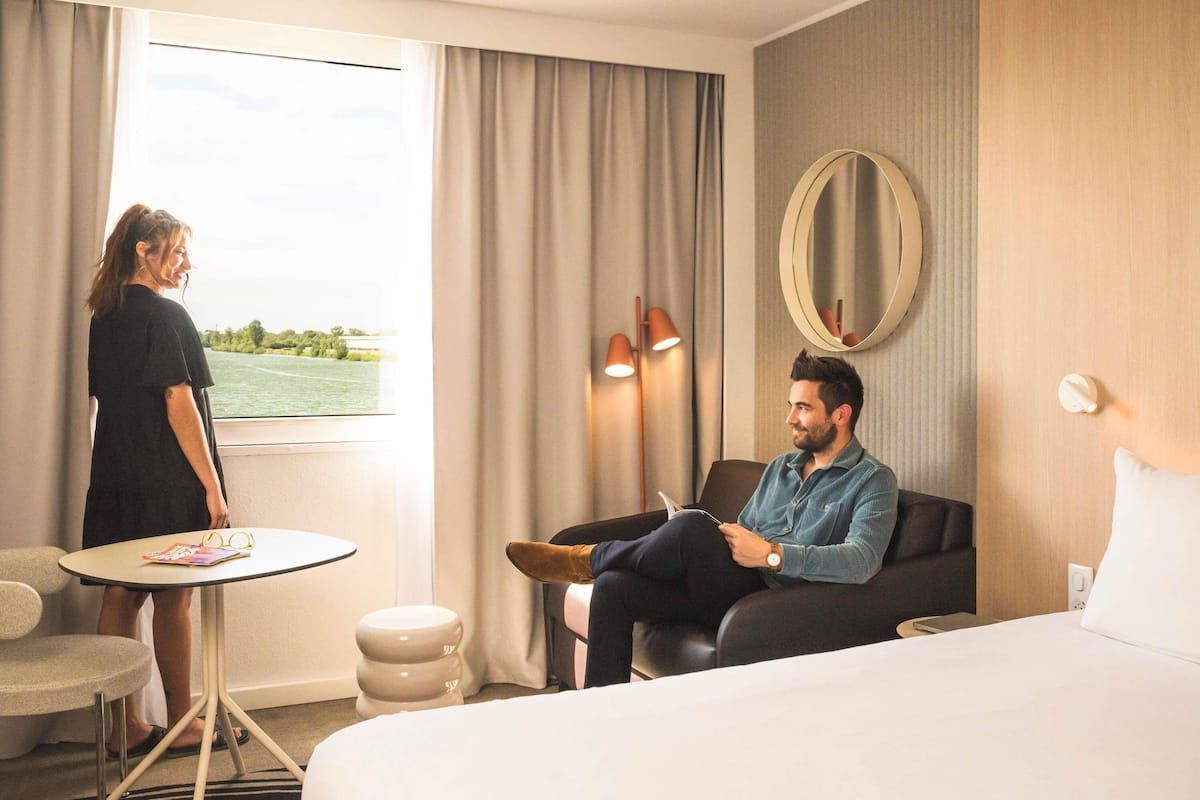Executive Room, 1 Queen Bed with Sofa bed, Lake View | Premium bedding, memory-foam beds, in-room safe, desk