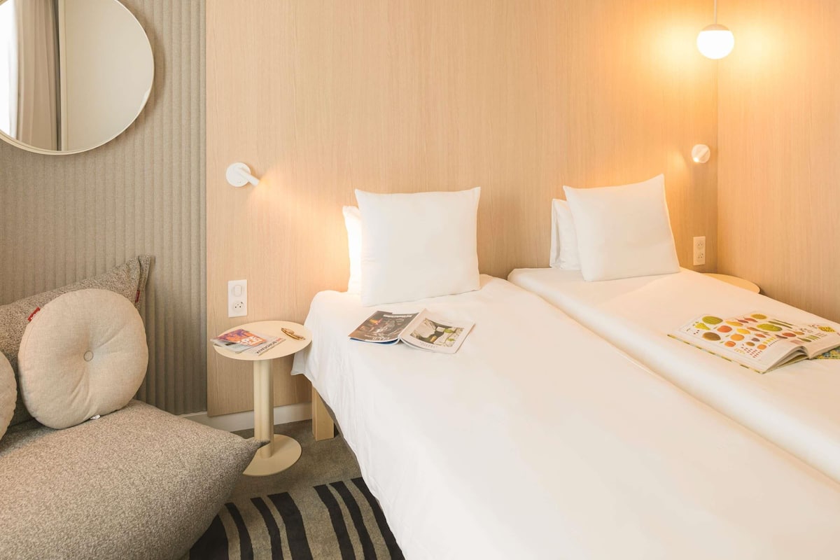 Executive Room, 1 King Bed, Lake View