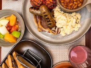 Desayuno buffet diario (EUR 16.50 por persona)