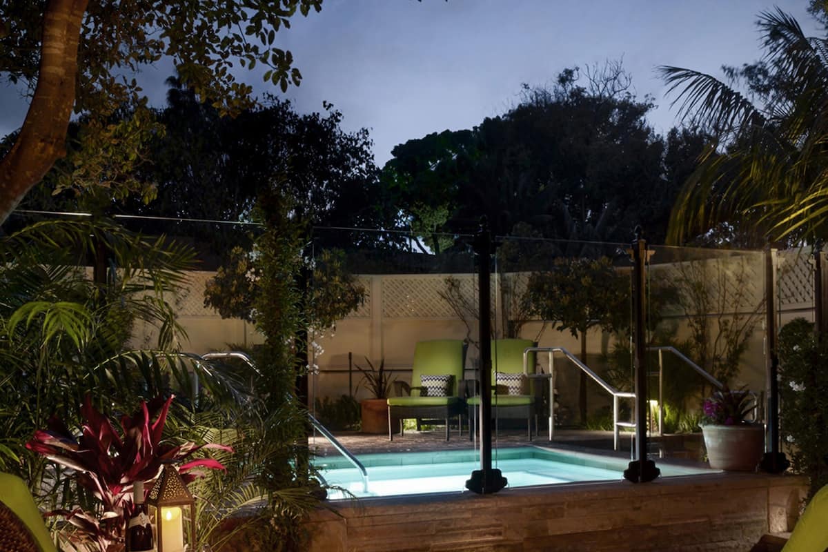 Bungalow, piscina privata, lato giardino (Suite with Fire Pit) | Terrazza/patio