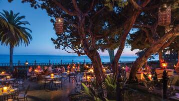 3 restaurants, breakfast, lunch, dinner served; Californian cuisine