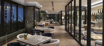 Crowne Plaza Bangkok Lumpini Park by IHG