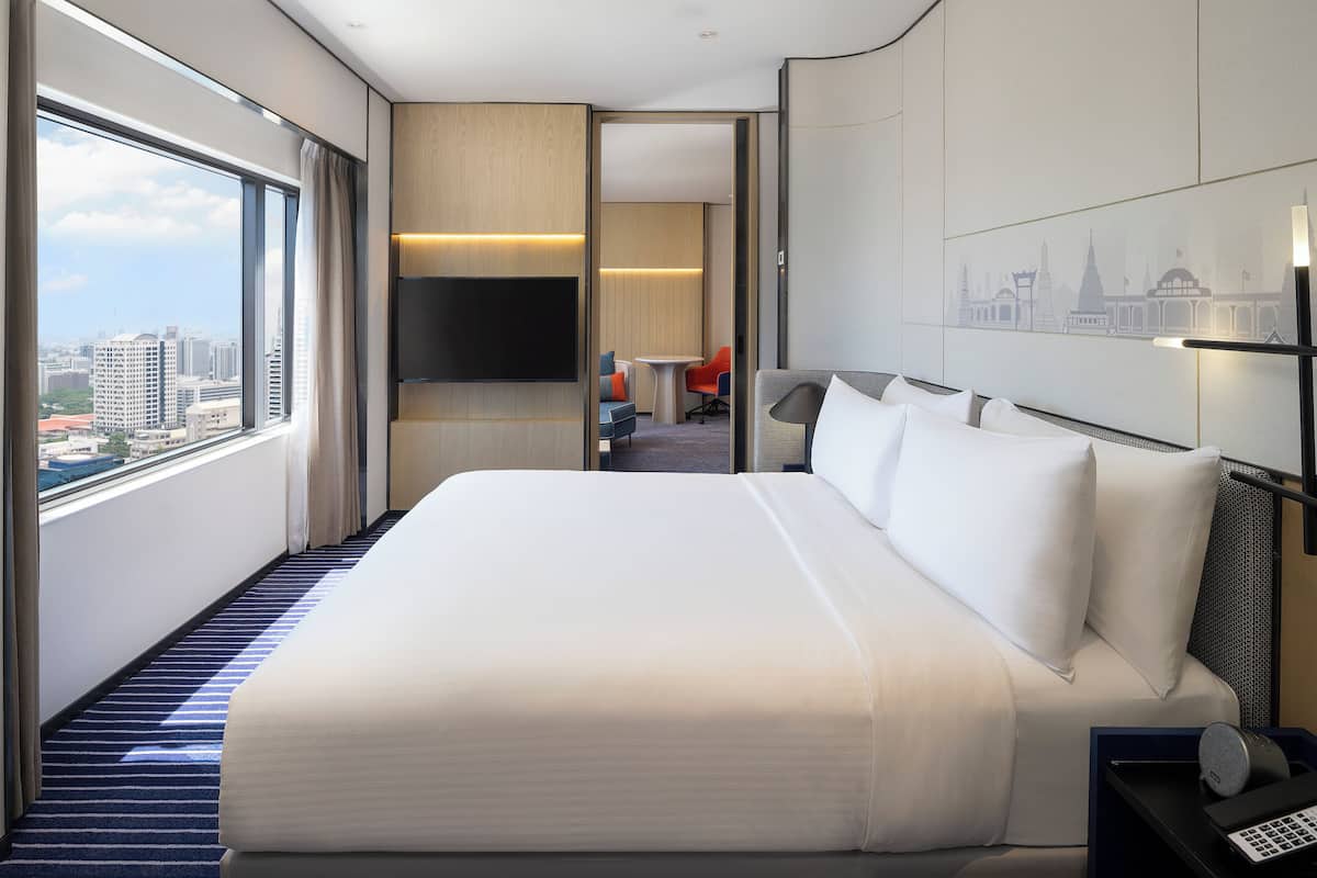 Premium bedding, minibar, in-room safe, desk
