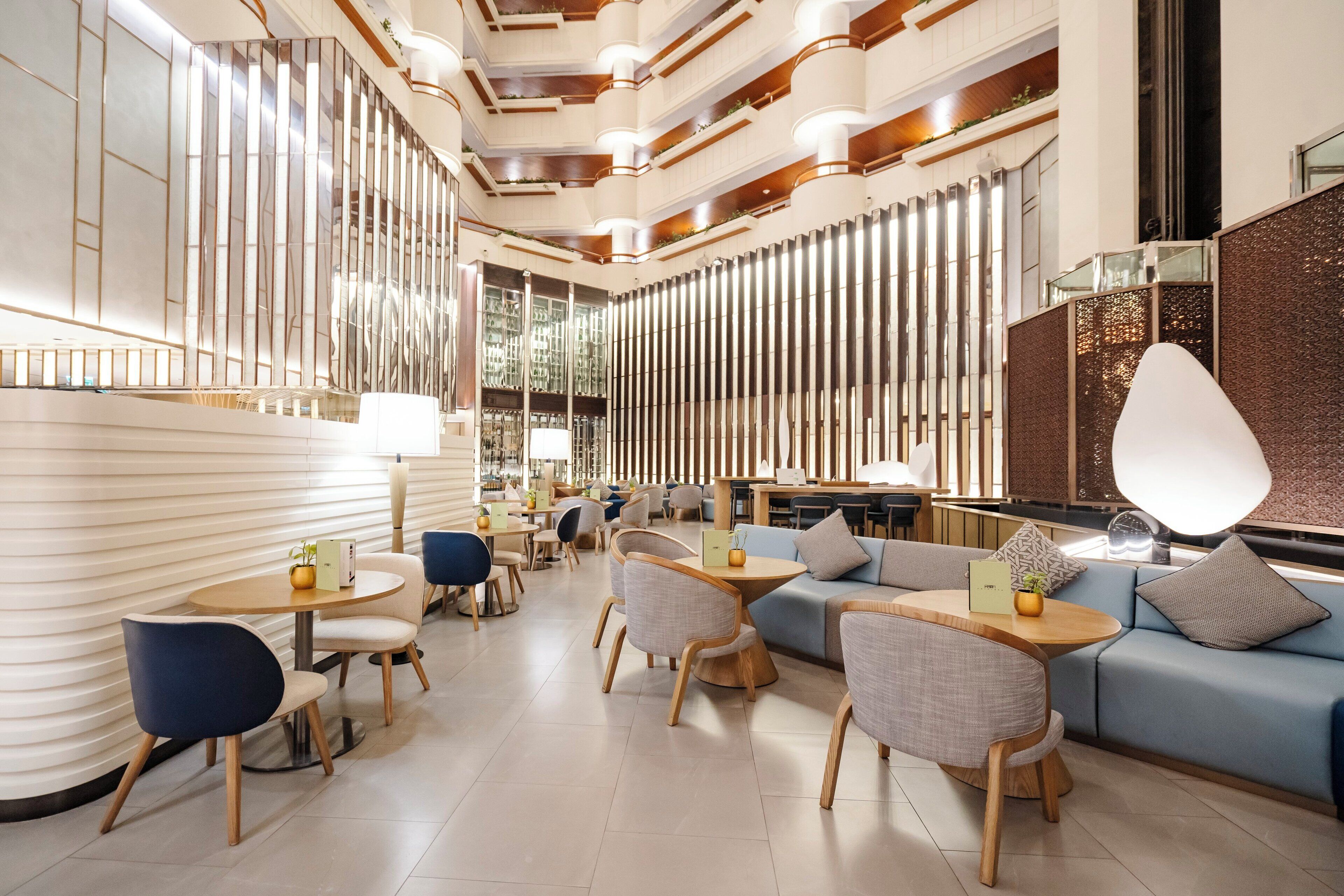 3 restaurants, breakfast, lunch, dinner served; international cuisine