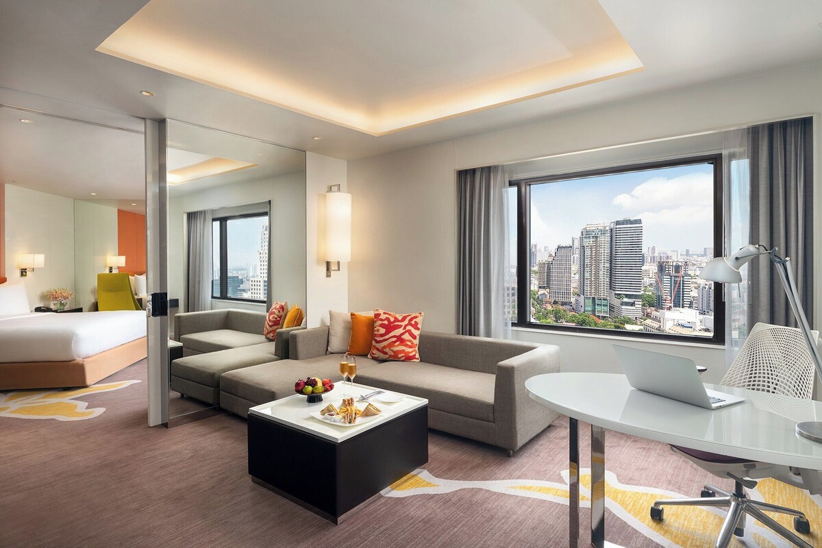Suite junior, 1 cama de matrimonio grande | Ropa de cama de alta calidad, minibar, caja fuerte y escritorio