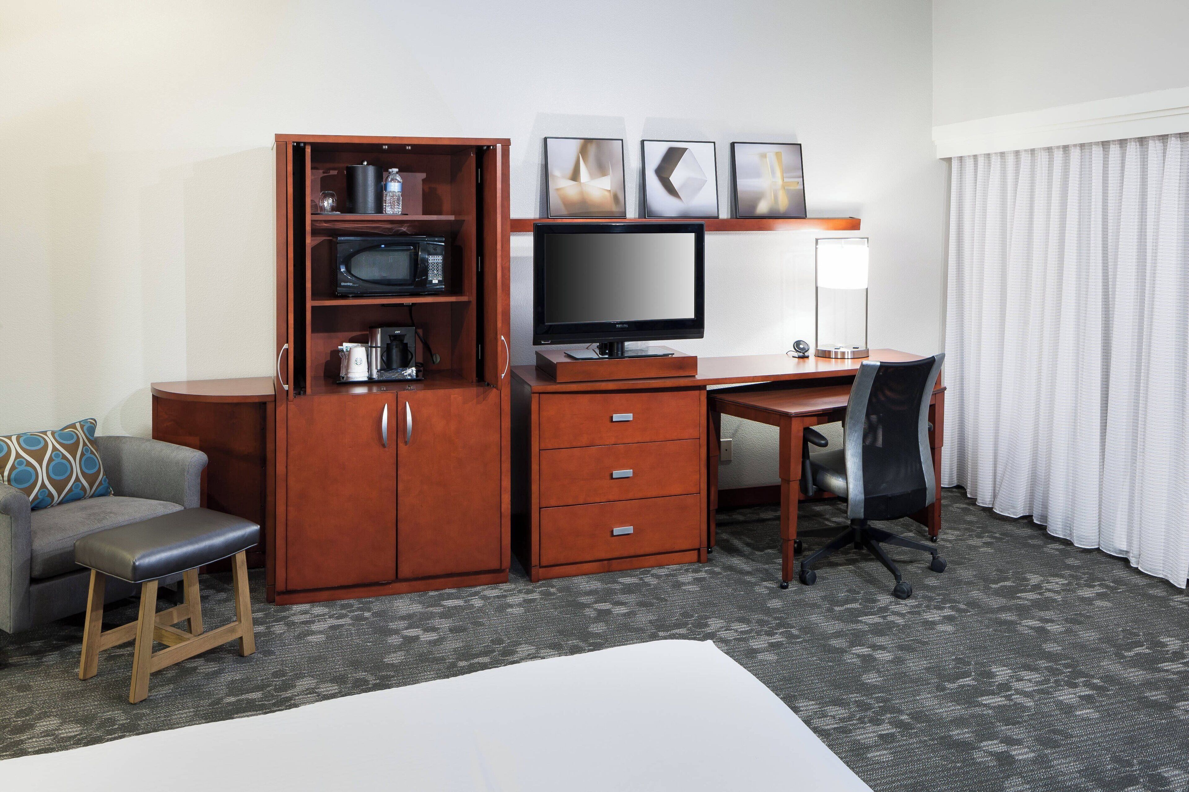 room, 1 king bed | premium bedding, in-room safe, desk, laptop workspace