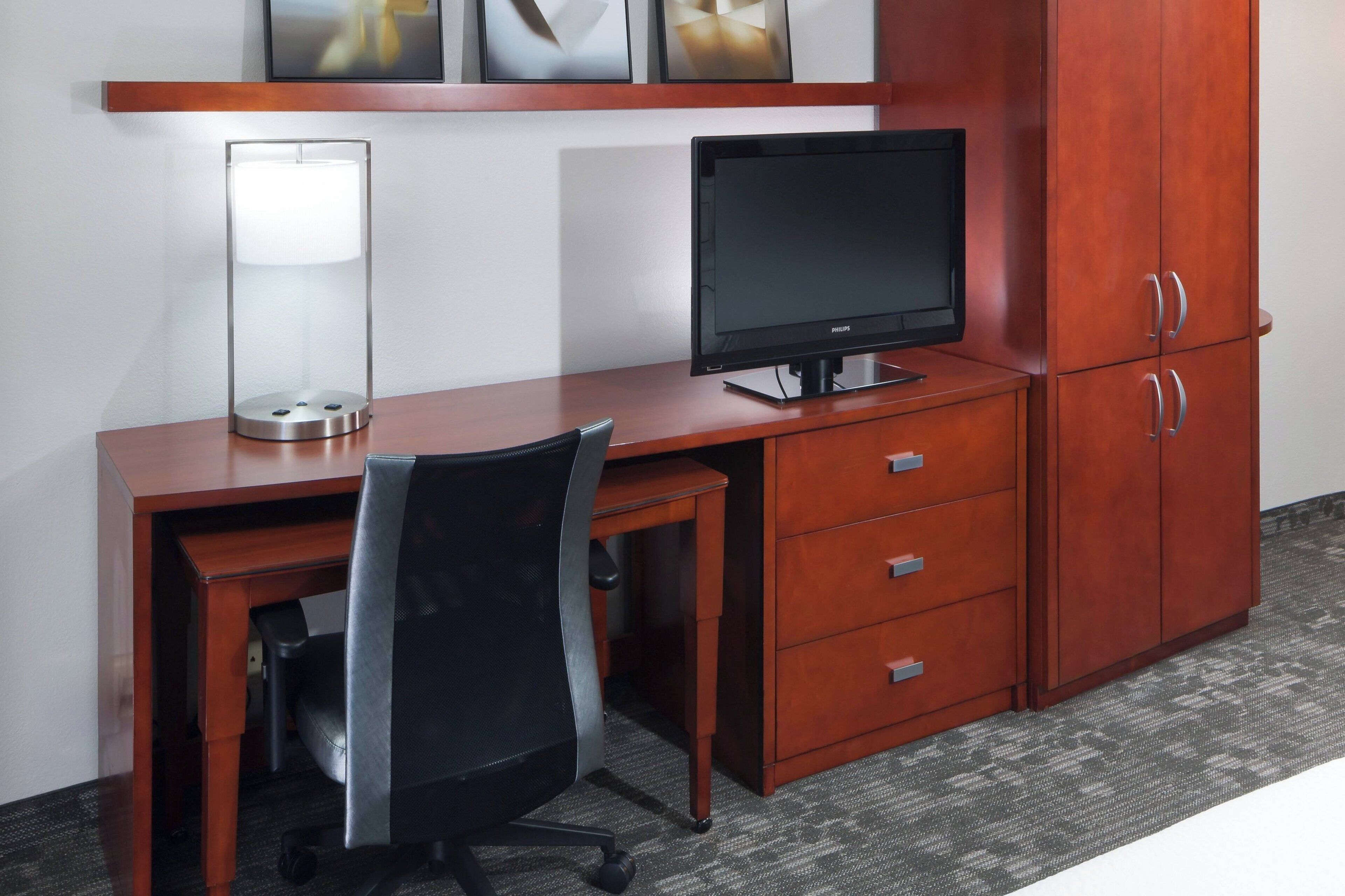premium bedding, in-room safe, desk, laptop workspace