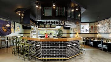 Bar (en la propiedad)