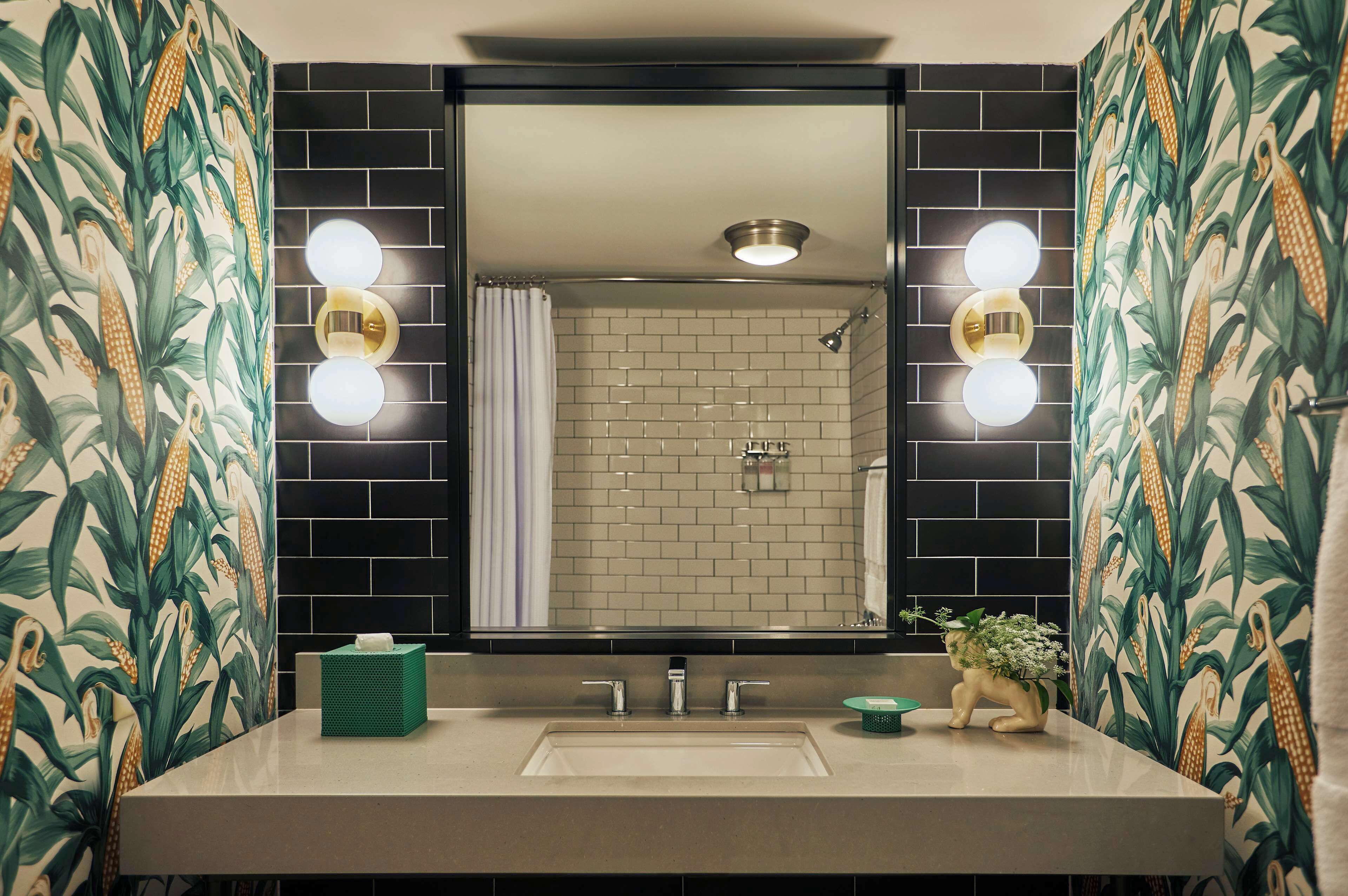 combined shower/bathtub, free toiletries, hair dryer, towels