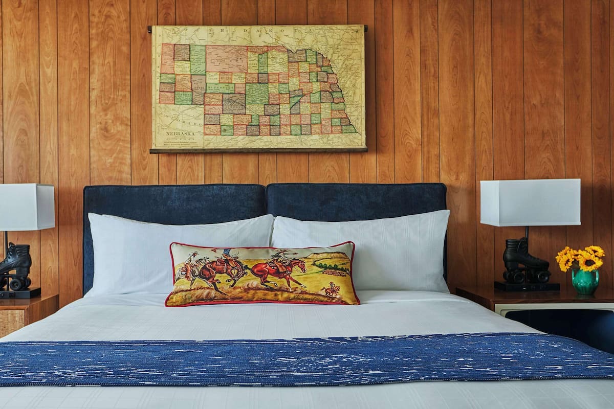 Premium bedding, in-room safe, desk, laptop workspace