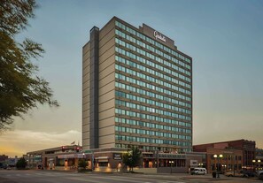 Exterior - Graduate by Hilton Lincoln (Lincoln)