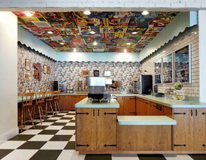 Daily cooked-to-order breakfast for a fee - Graduate by Hilton Lincoln (Lincoln)