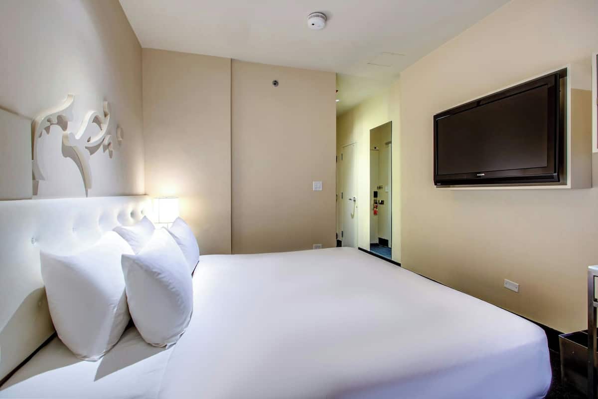 1 bedroom, premium bedding, pillowtop beds, minibar