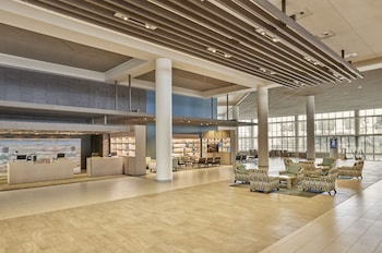 Reception area at Hyatt Regency Long Beach