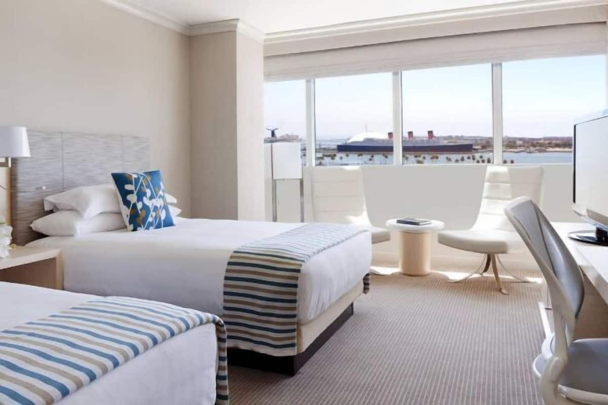 Premium bedding, down duvets, in-room safe, desk