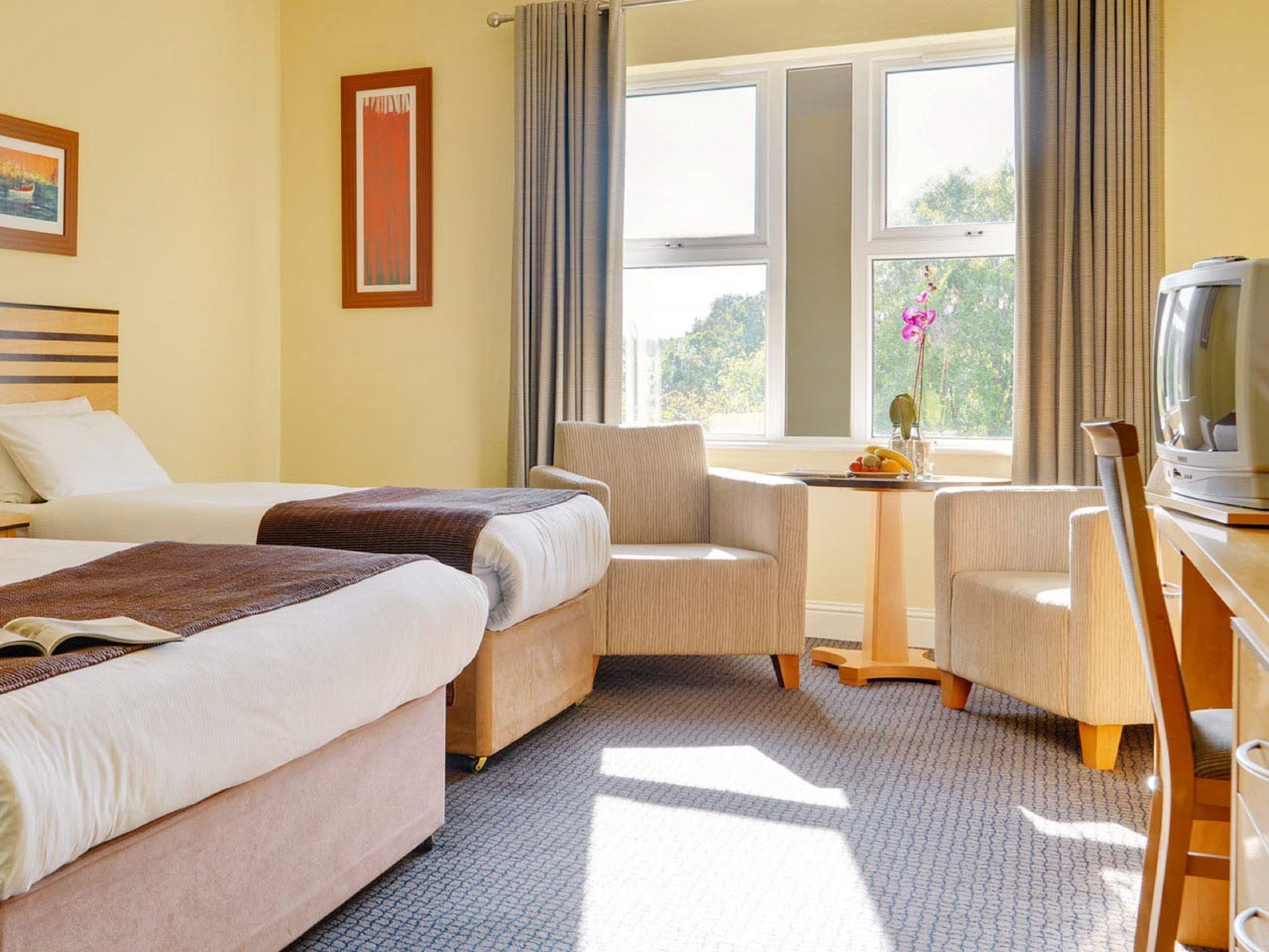 Desk, iron/ironing board, free WiFi, bed sheets