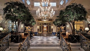 Lobby-Lounge