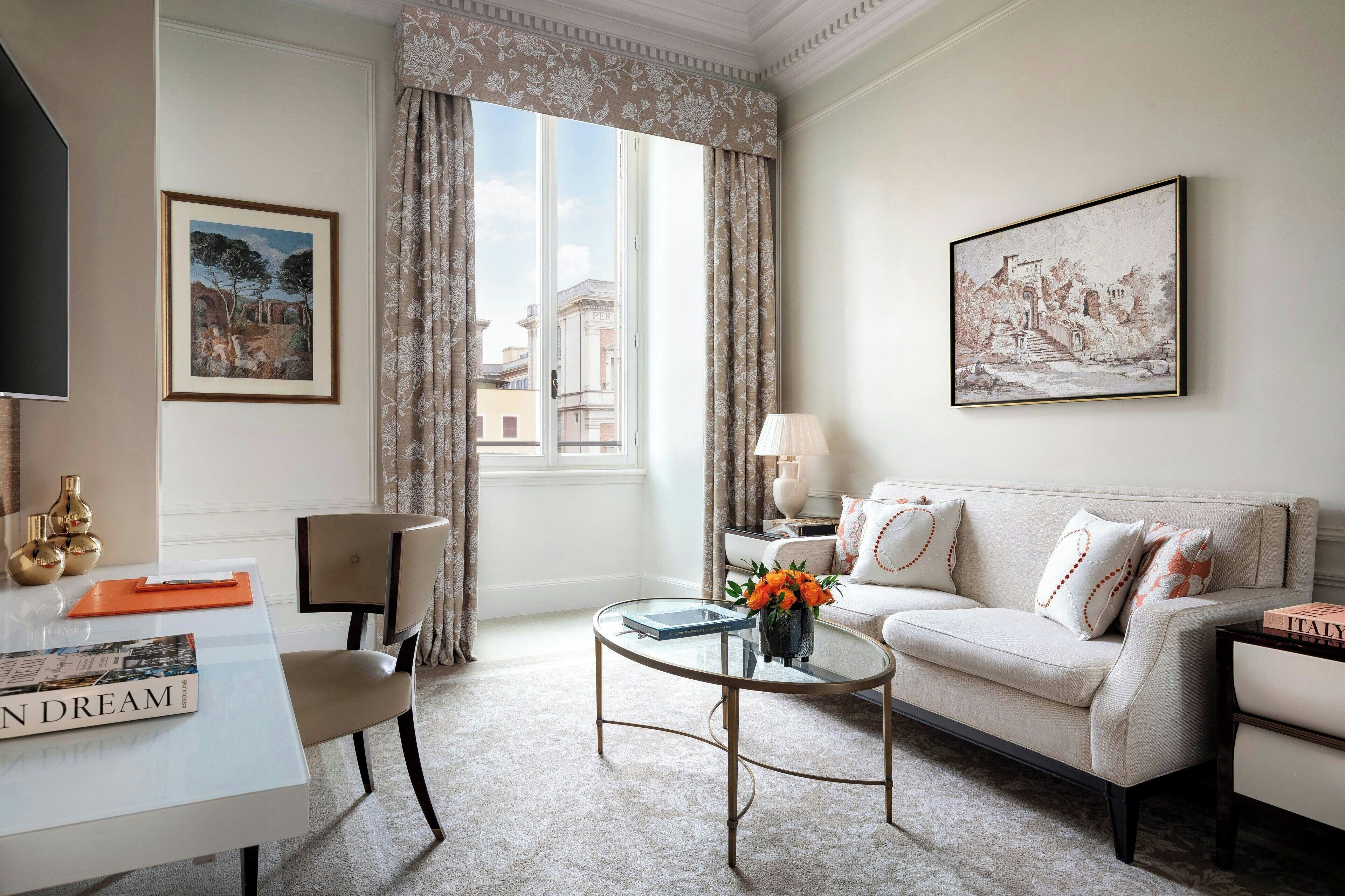 Ropa de cama de alta calidad y minibar 