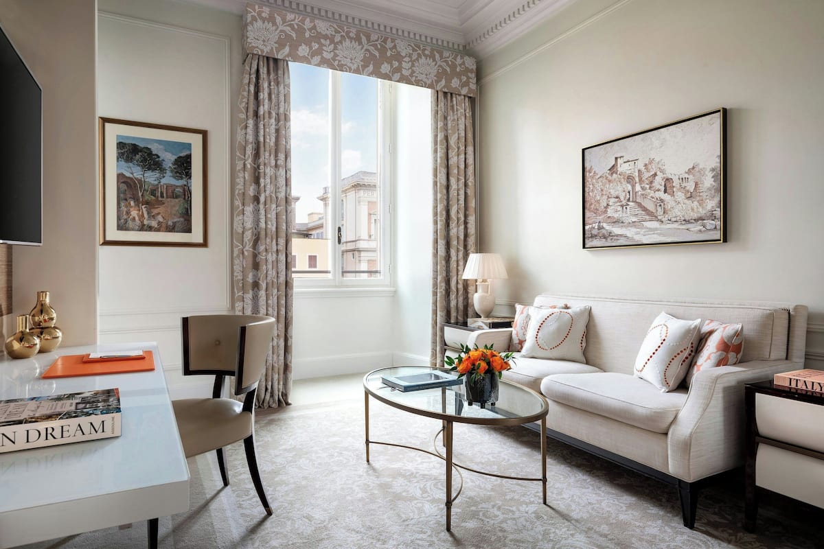 Ropa de cama de alta calidad y minibar