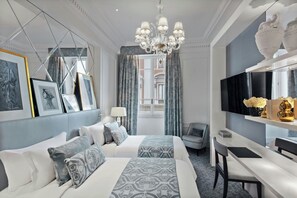 Phòng Deluxe, 2 giường đơn | Bộ đồ giường cao cấp, minibar, két bảo mật tại phòng, bàn 