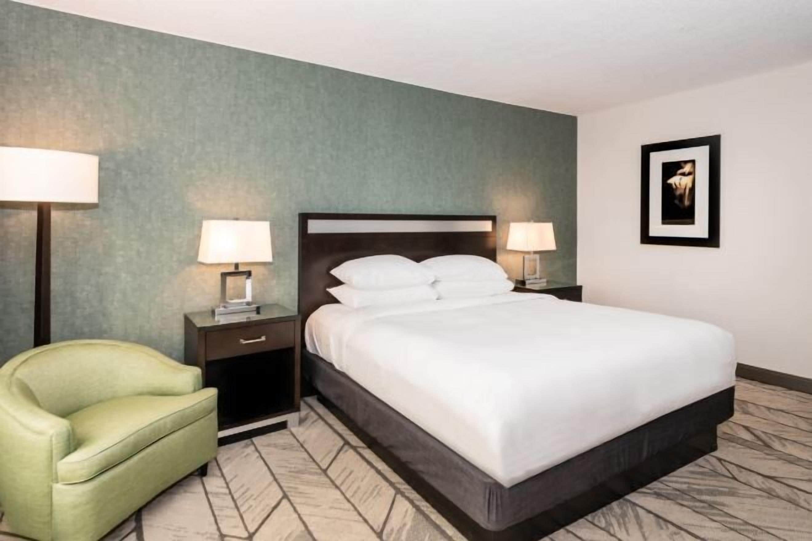 Premium bedding, in-room safe, desk, laptop workspace