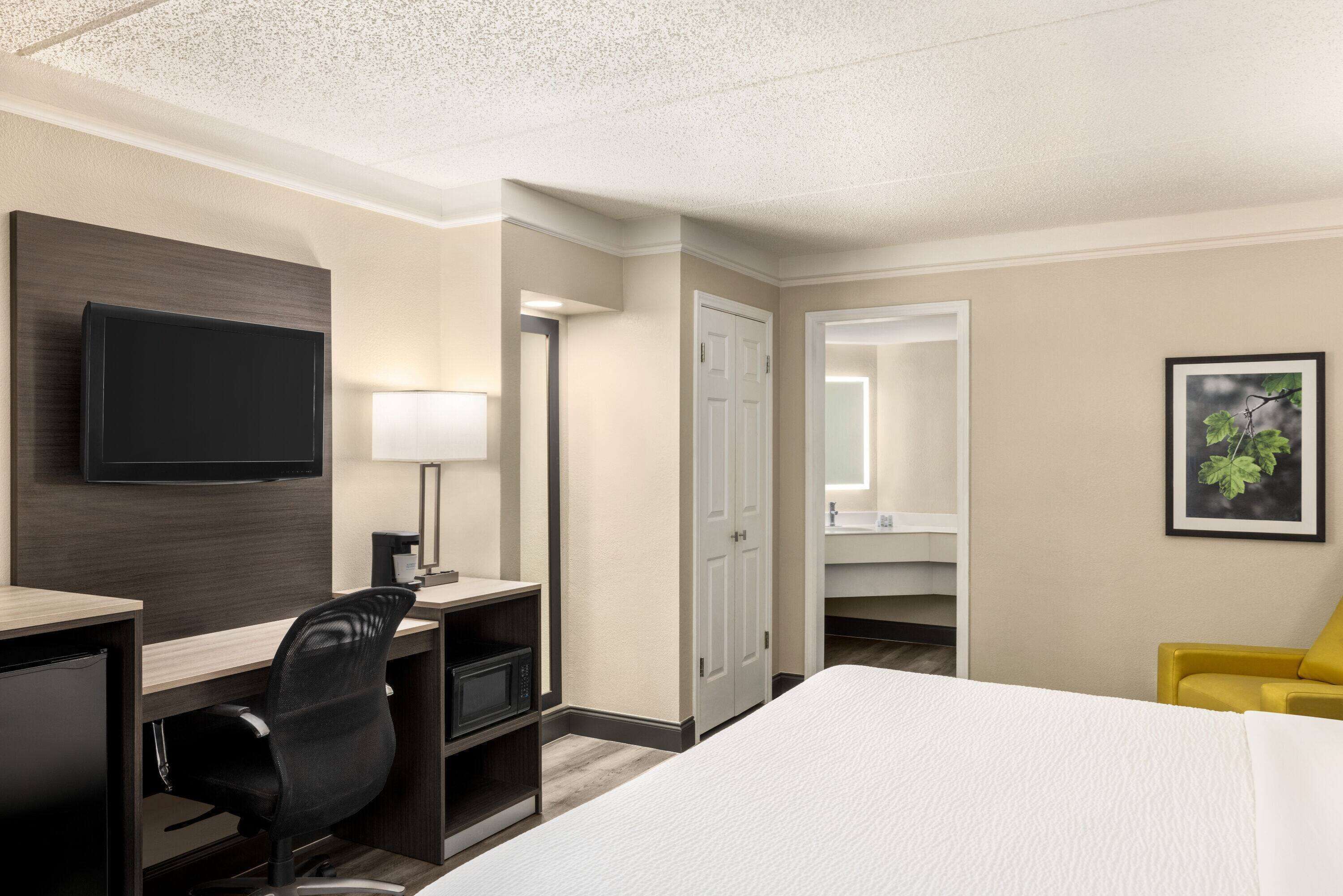 Photo - La Quinta Inn by Wyndham San Antonio I-35 N at Toepperwein