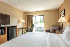 Comfort Room, 1 Queen Bed with Sofa bed (Second Floor)