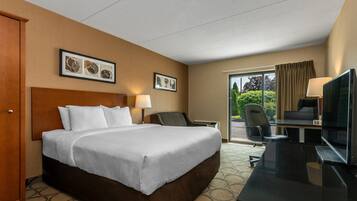 Quarto conforto, 1 cama Queen e sofá-cama (Second Floor) | Roupas de cama premium, escrivaninha, cortinas blackout