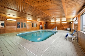 Indoor pool - Quality Inn Dubuque on Hwy 20 (Dubuque)