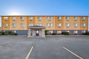 Exterior - Quality Inn Dubuque on Hwy 20 (Dubuque)