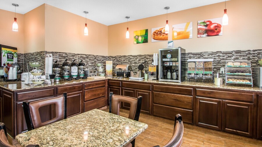 Quality Inn Dubuque on Hwy 20