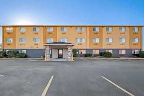 Exterior - Quality Inn Dubuque on Hwy 20 (Dubuque)