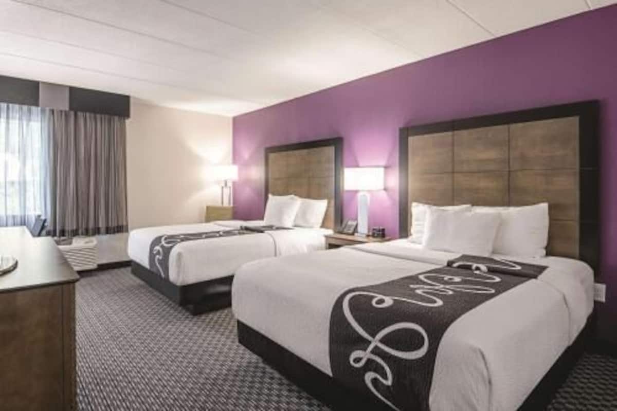 Desk, iron/ironing board, free WiFi, bed sheets