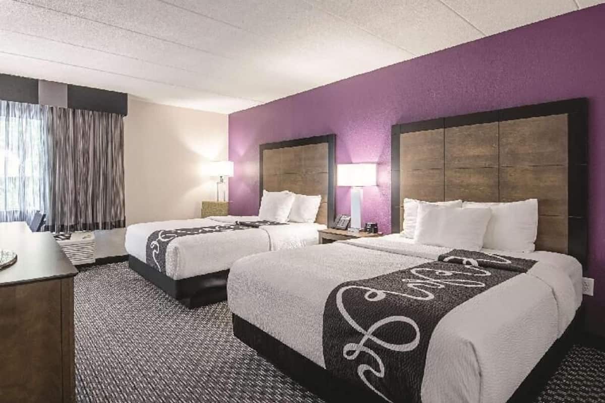 Desk, iron/ironing board, free WiFi, bed sheets