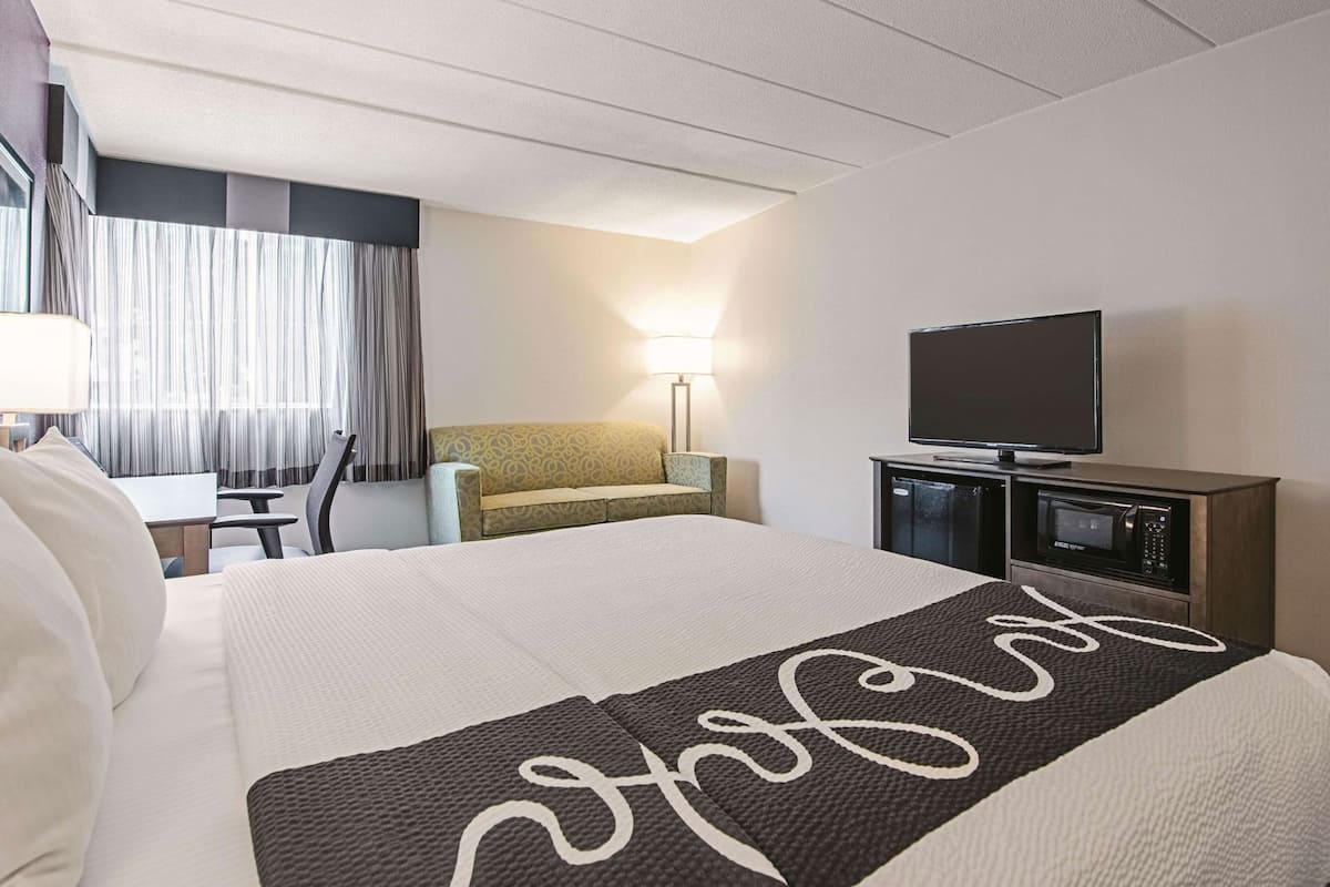 Desk, iron/ironing board, free WiFi, bed sheets